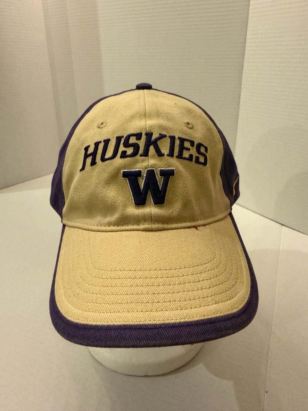 Nike Washington Huskies Pro Swoosh Flex Hat Size XL Gold Purple